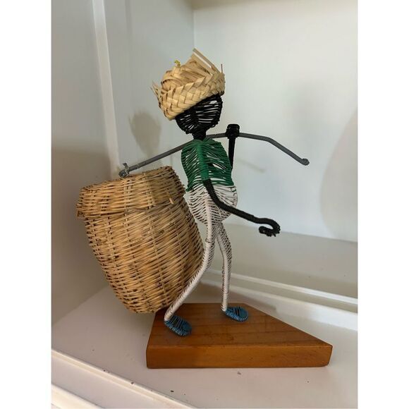 African Wire  Sculpture - Picture 5 of 6